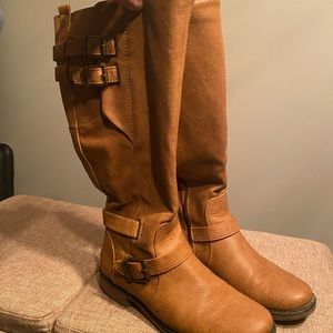 Size 9 BareTraps Boots